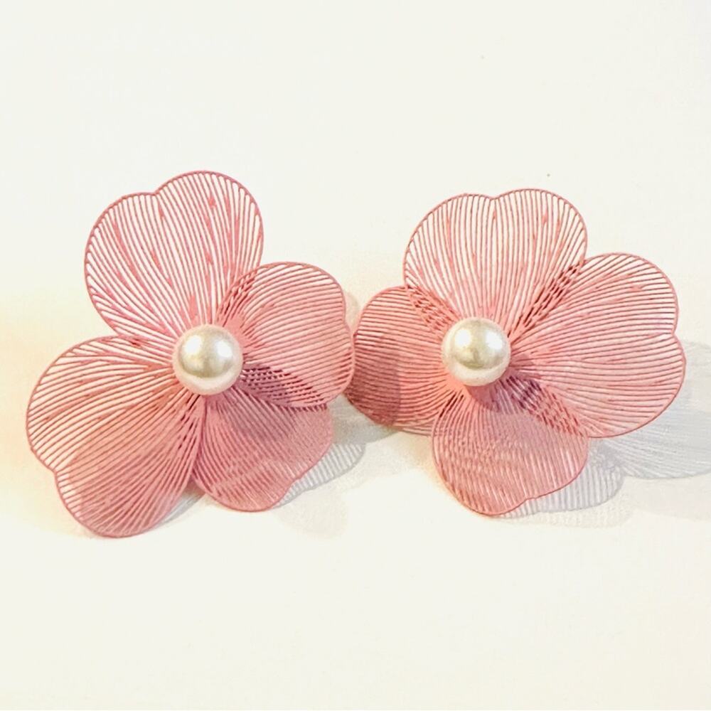 Pink Filigree Flower Pearl Stud Earrings